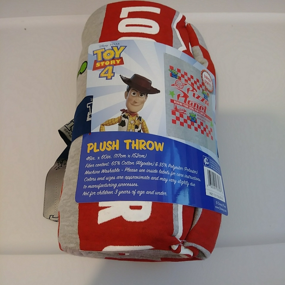 NWT Toy Story 4 Pizza Planet Graphic Plush Throw - Picture 2 of 4